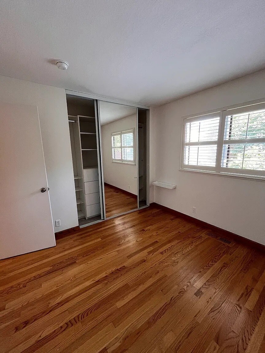 Building Photo - 3120 Silbury Ct