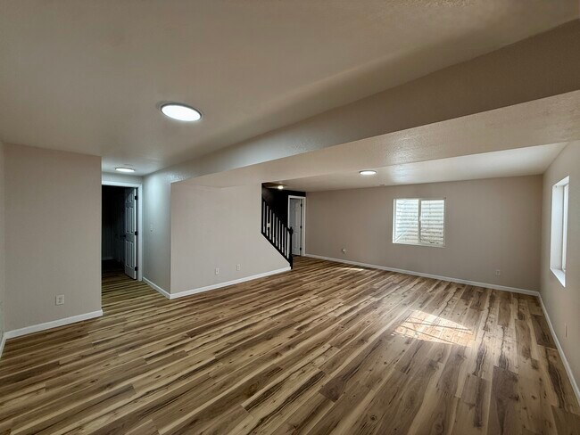 Building Photo - 7283 Coral Ridge Dr