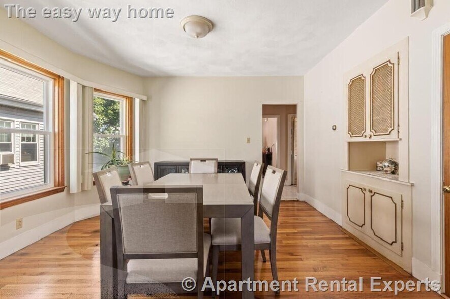 Building Photo - 38 George St