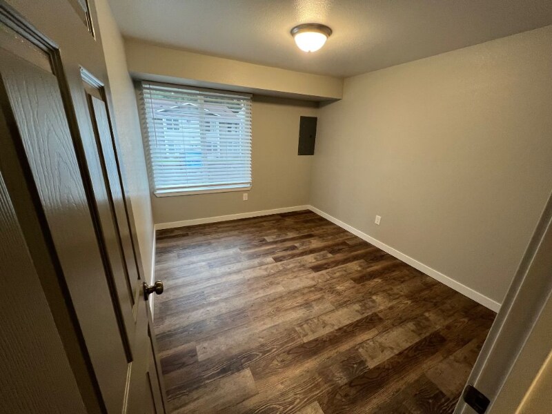 Building Photo - 2400 20th Ave NW