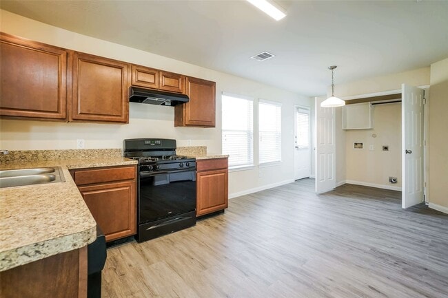 Building Photo - 2446 Tomica Ct