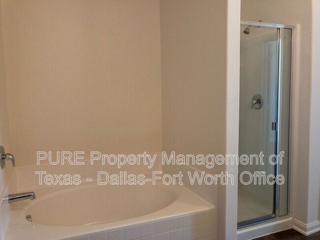 Building Photo - 14307 Bridgeview Ln