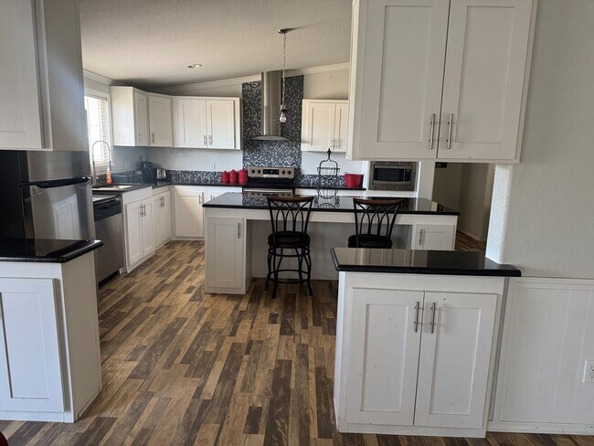 Building Photo - 14141 W Ruidoso Dr