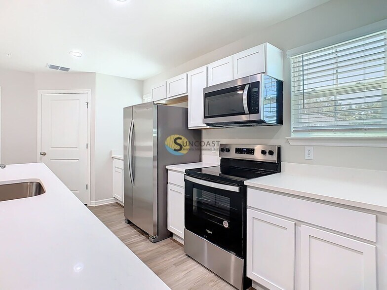 Building Photo - 3821 SW 43rd Ct