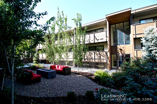 Building Photo - The Lakota on Grand