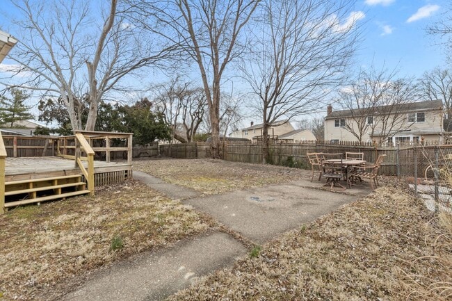 Building Photo - Single family Walking distance to UofD; Av...