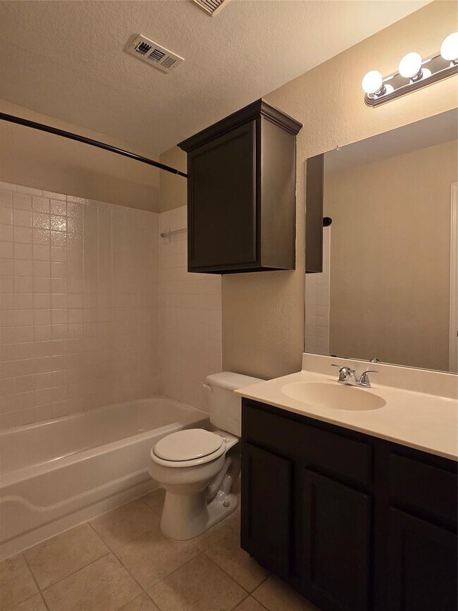 Building Photo - 8309 Dulac Dr