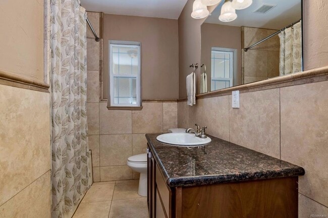 Building Photo - Gorgeous Home in Great Neighborhood! License #2024-BFN-0001552