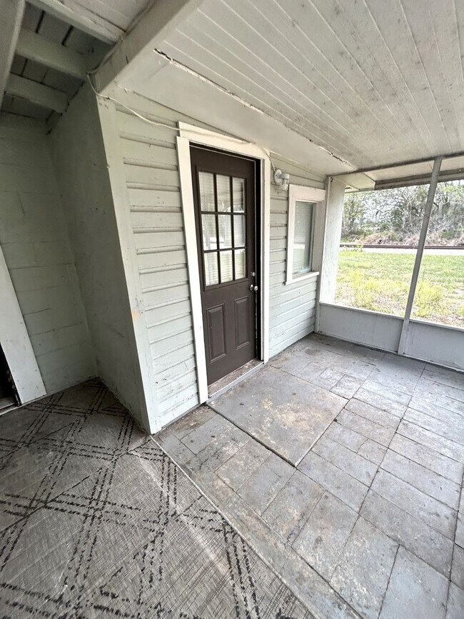 Building Photo - Charming 3-Bedroom Rental in Tavares!