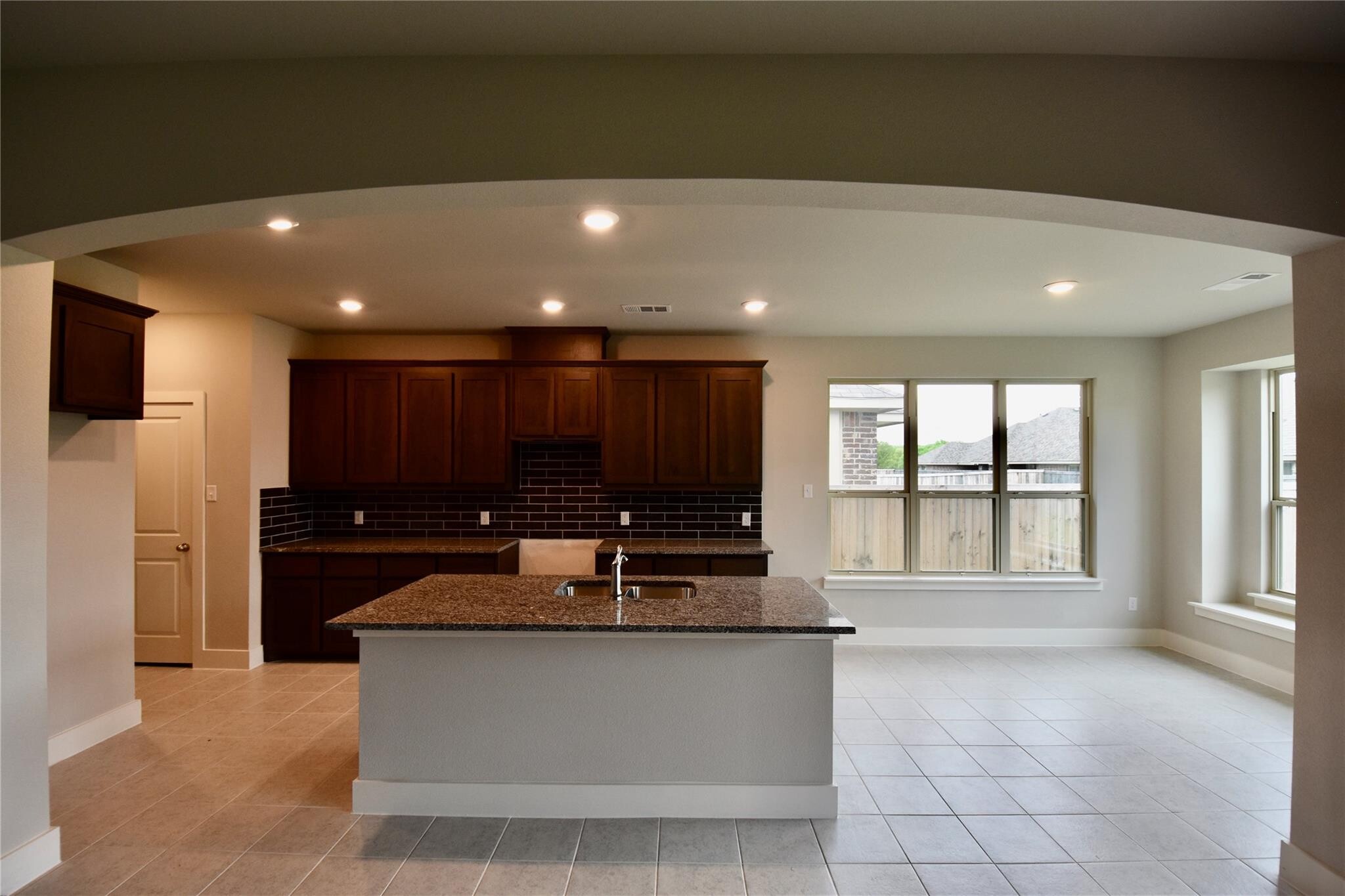 Building Photo - 3916 Trenton Pl