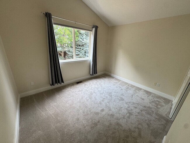 Building Photo - Available for Rent in Lone Tree's Desirable Carriage Club Neighborhood!