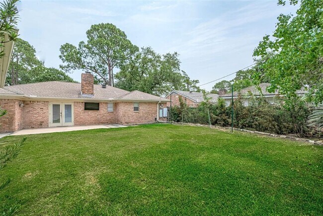 Building Photo - 927 Carlingford Ln