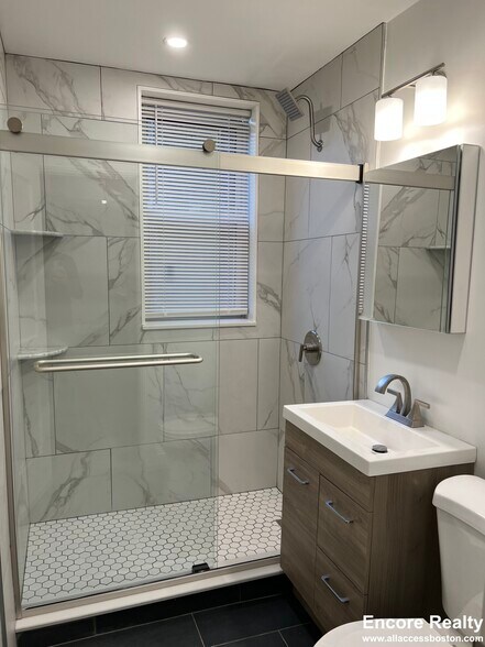 Building Photo - 108 Peterborough St