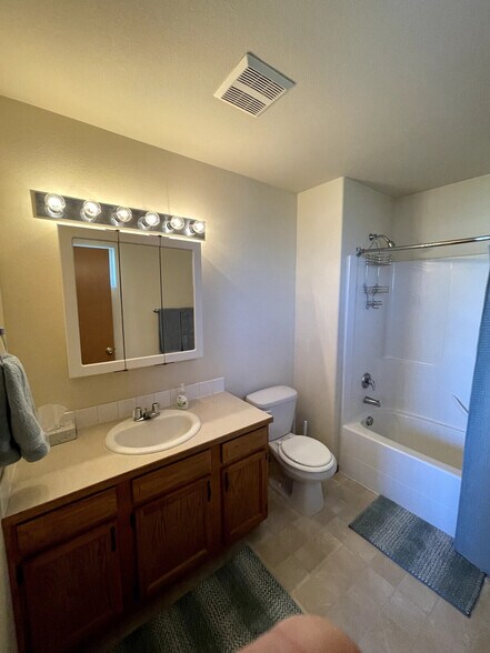 Building Photo - 6005G Chapel Hill Blvd