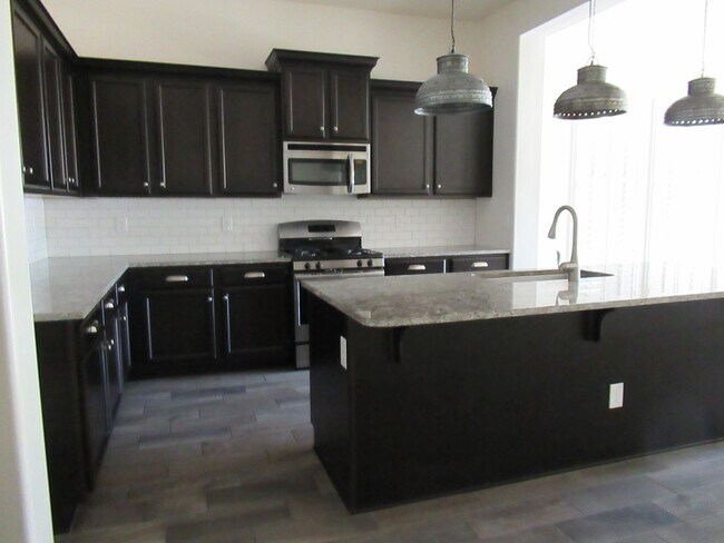 Building Photo - Mulberry Neighborhood in East Mesa