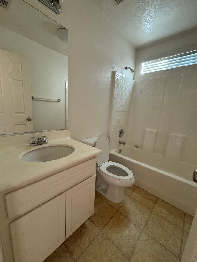 Building Photo - MOVE-IN SPECIAL!! Welcome to Your New Home In Winchester