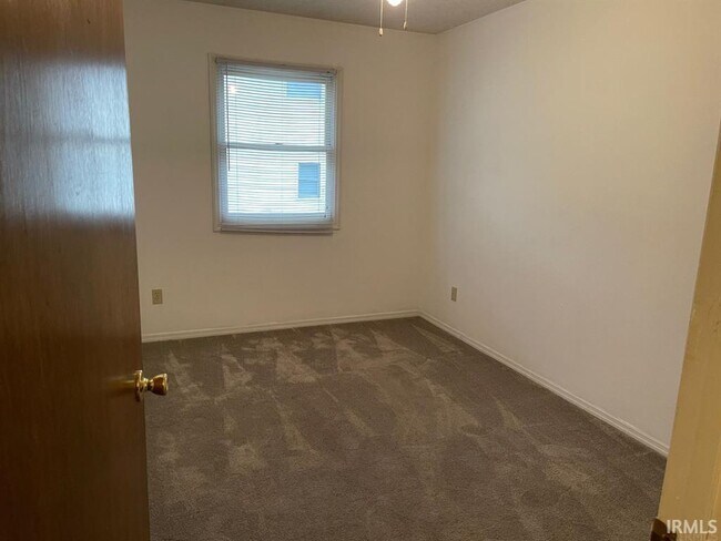 Building Photo - 438 W Northlane Dr