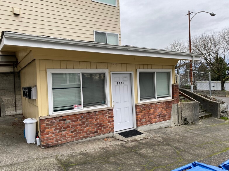 Front Entrance - 4801 Aurora Ave N