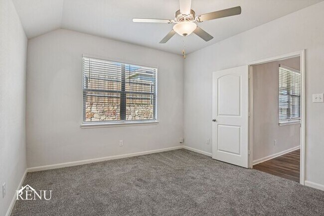 Building Photo - 313 Ridgeland Oak Dr