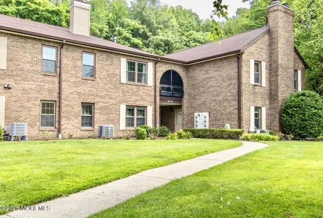 Building Photo - 304 Wellington Pl