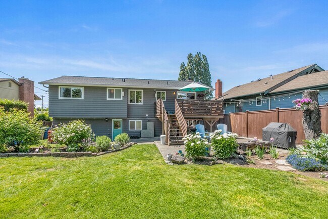 Building Photo - 3Bd/2.25Ba Seattle House