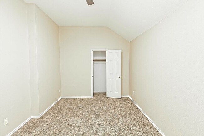 Building Photo - 4009 Hidden Meadow Ct