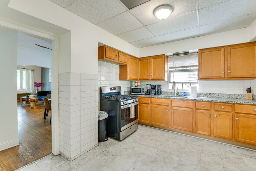 Building Photo - 8320 S Burnham Ave