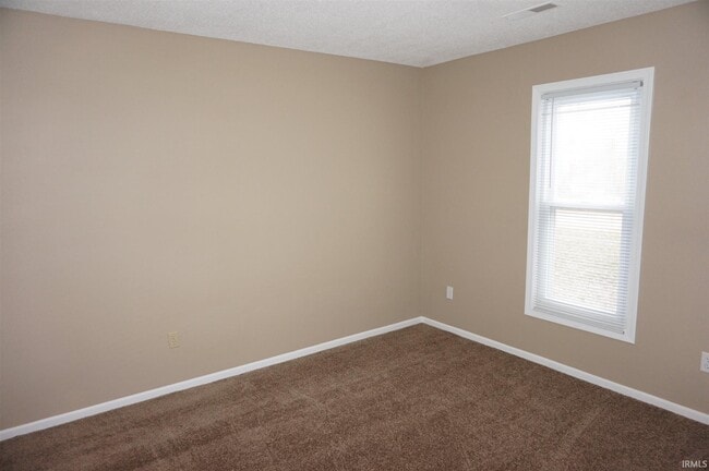 Building Photo - 7231 Elmbrook Dr