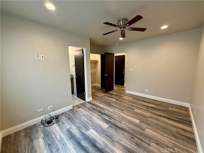 Building Photo - 327 3rd St