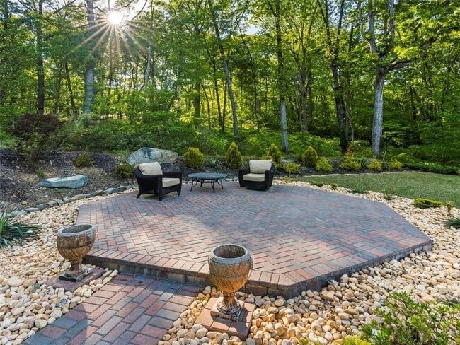 Building Photo - 1341 Chaplains View