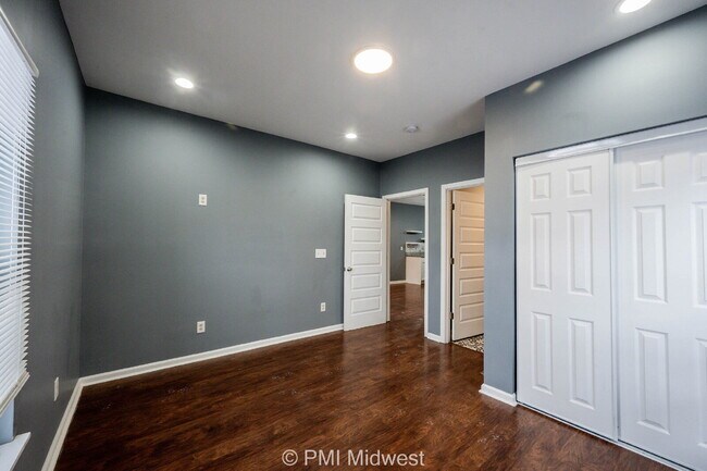 Building Photo - 3159 E Washington St