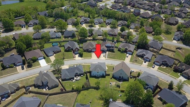 Building Photo - 6113 W Pleasant Dr