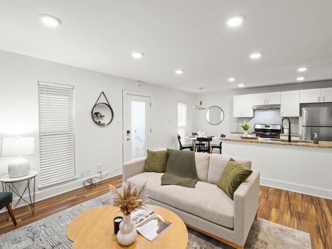 Building Photo - 5820 Berkman Dr