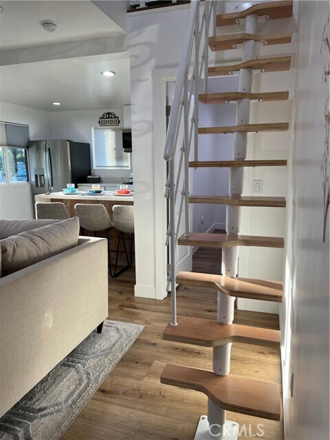 Building Photo - 9528 Redfern Ave