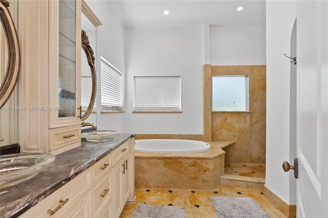 Building Photo - 1223 Jackson St