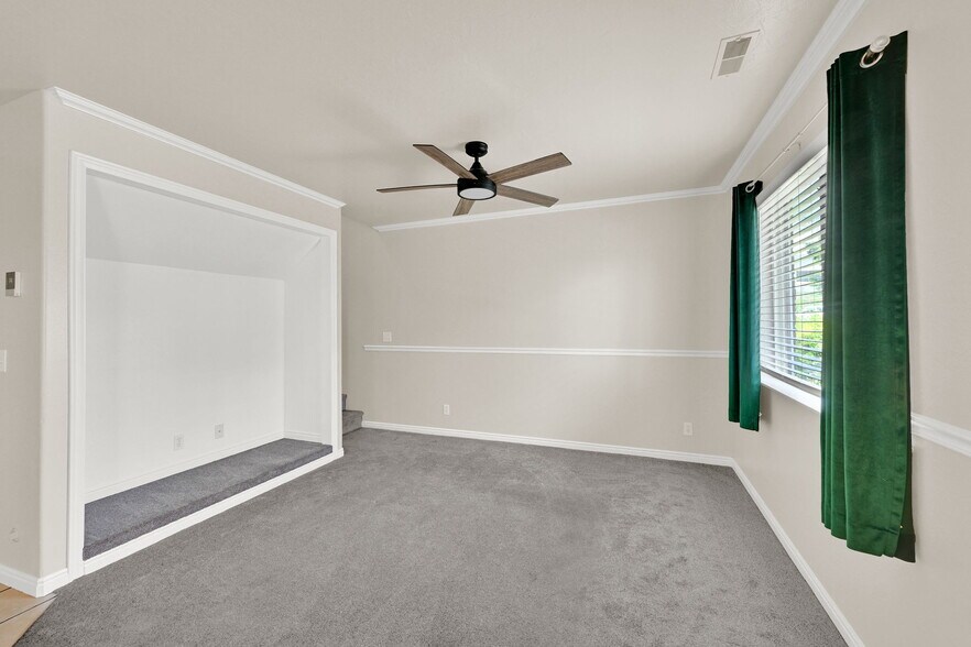 Building Photo - 3117 Van Buren Ave