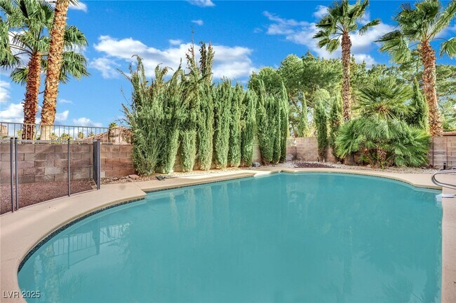 Building Photo - 2812 Waterview Dr