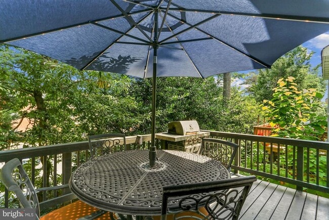 Building Photo - 8078 Sebon Dr