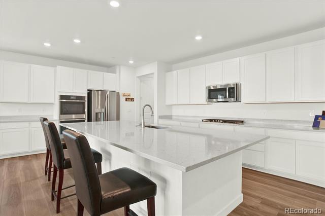 Building Photo - 583 Winterfield St