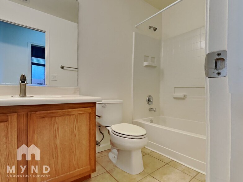 Building Photo - 12548 E Red Iron Trail