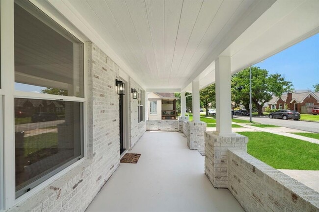 Building Photo - 2811 Barbee St