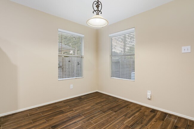 Building Photo - 26 S Vesper Bend Cir