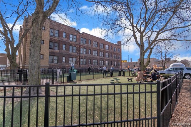 Building Photo - 460 W Canfield St