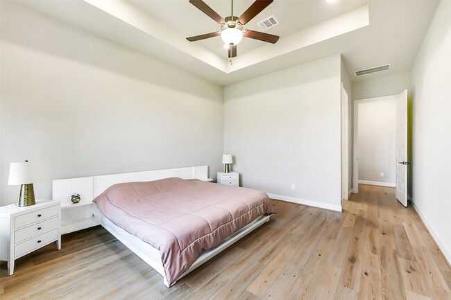 Building Photo - 28289 Emerald Bnd