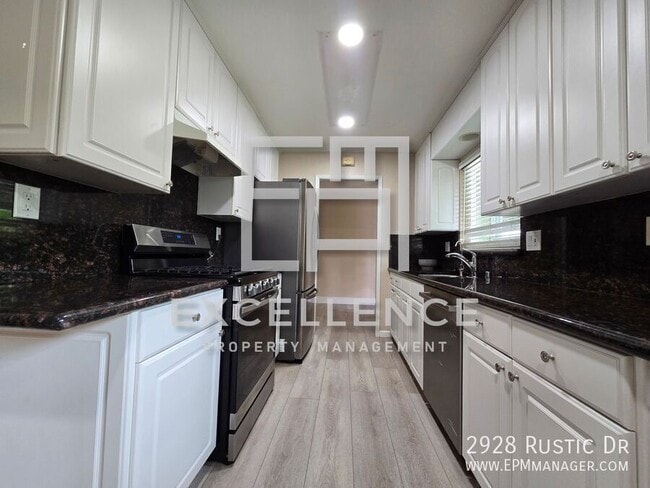 Building Photo - 2928 Rustic Dr