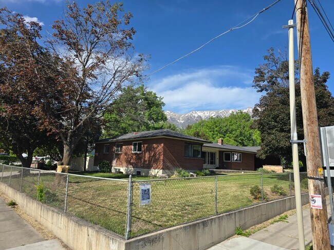 Building Photo - 309 E 200 S