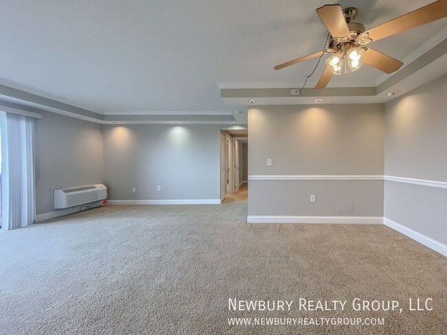 Building Photo - 530 N Main St