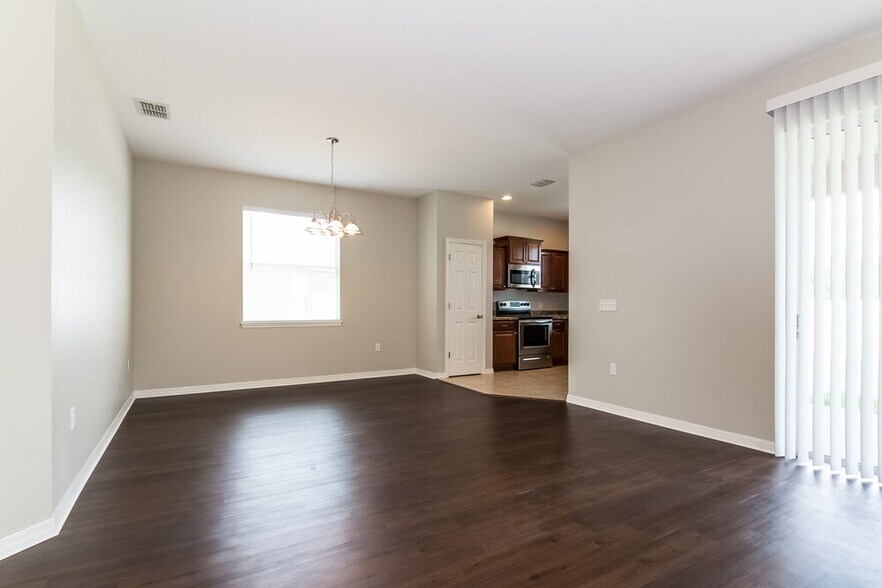 Building Photo - 955 Krenson Woods Rd