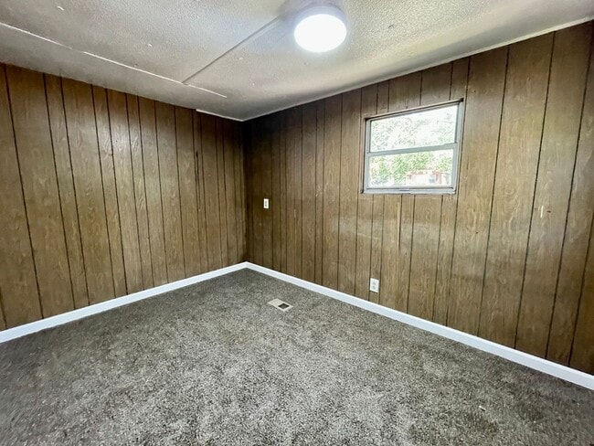 Building Photo - Serene 2 Bedroom Home FOR RENT in Laurel Lakes $1465