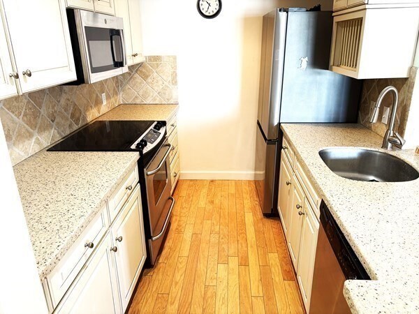Building Photo - 20 Rockland House Rd